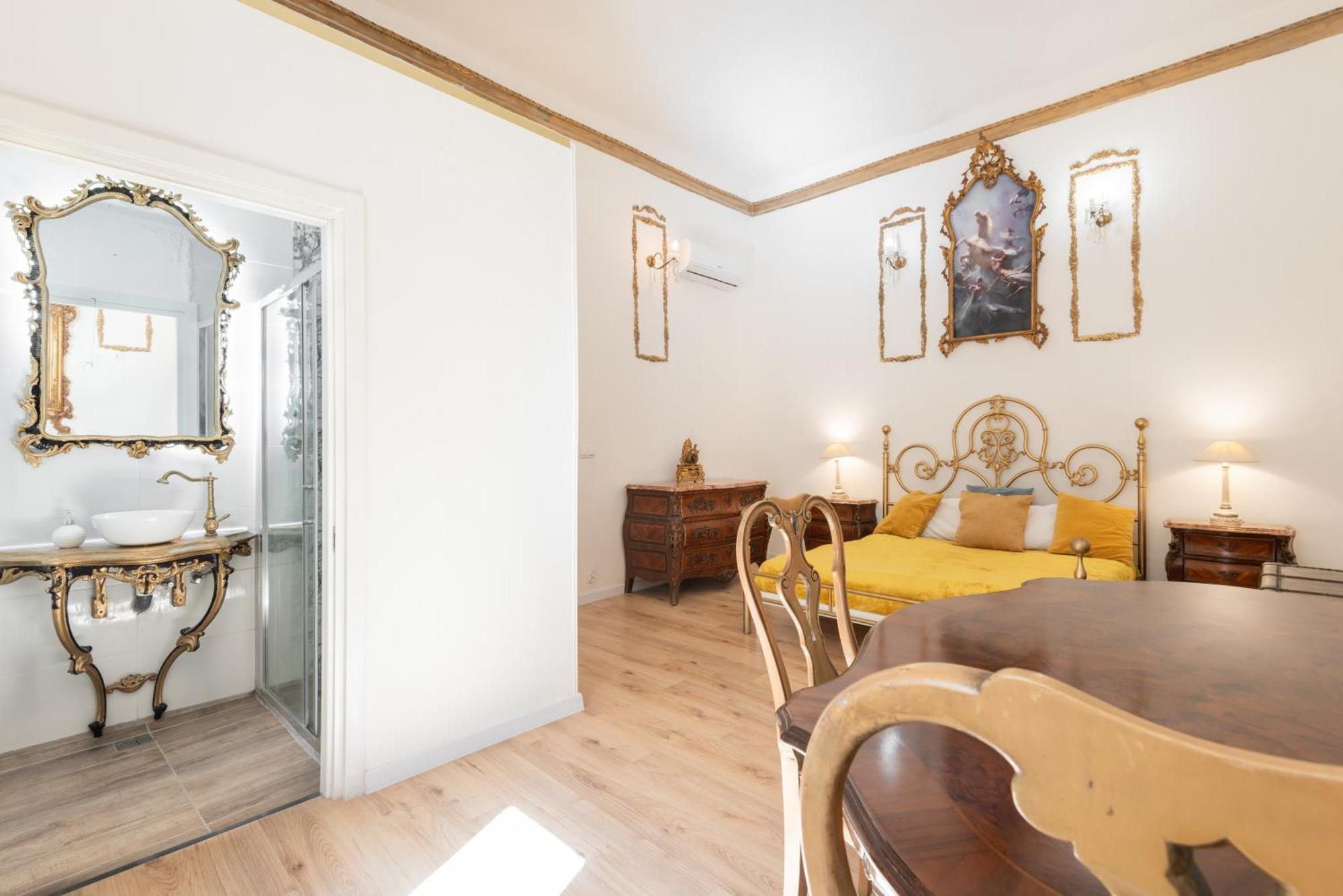Historic Suite Next To The Castle Бари Экстерьер фото